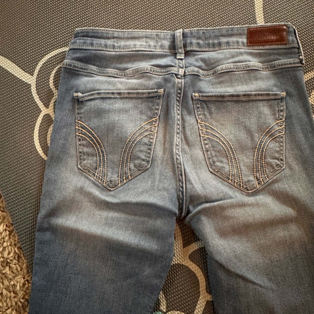 🌺Hollister Mid-rise Super Skinny🌺 - Picture 3 of 4